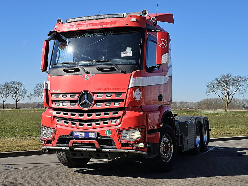 Mercedes-Benz AROCS 3358 6X4 RETARDER PTO+HYD - Tracteur routier: photos 1 Mercedes-Benz AROCS 3358 6X4 RETARDER PTO+HYD - Tracteur routier: photos 1