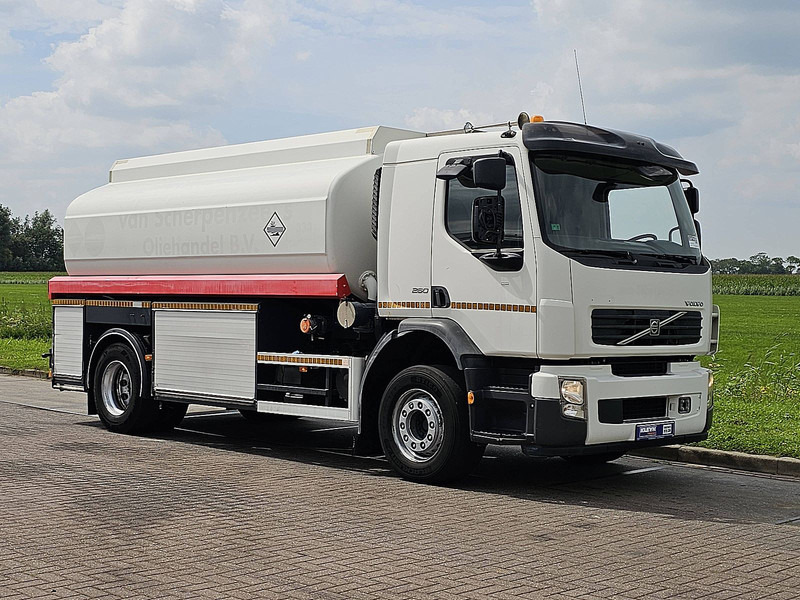 Volvo FE 260.18 - Camion citerne: photos 5 Volvo FE 260.18 - Camion citerne: photos 5