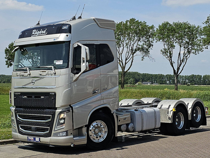 Volvo FH 750 6X2 9T FA WB 430 - Châssis cabine: photos 2 Volvo FH 750 6X2 9T FA WB 430 - Châssis cabine: photos 2