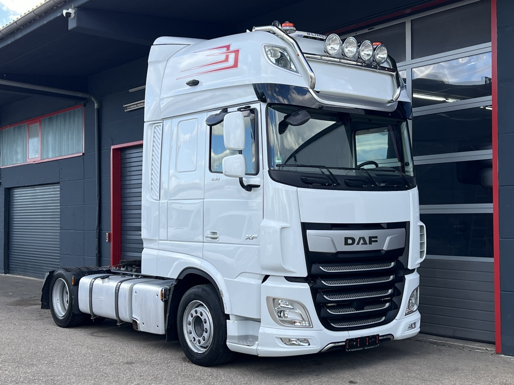 Daf XF 530 SuperSpaceCab Klima+Standklima Retarder - Tracteur routier: photos 1 Daf XF 530 SuperSpaceCab Klima+Standklima Retarder - Tracteur routier: photos 1