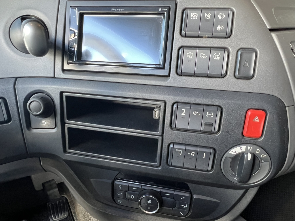 Daf XF 530 SuperSpaceCab Klima+Standklima Retarder - Tracteur routier: photos 2 Daf XF 530 SuperSpaceCab Klima+Standklima Retarder - Tracteur routier: photos 2