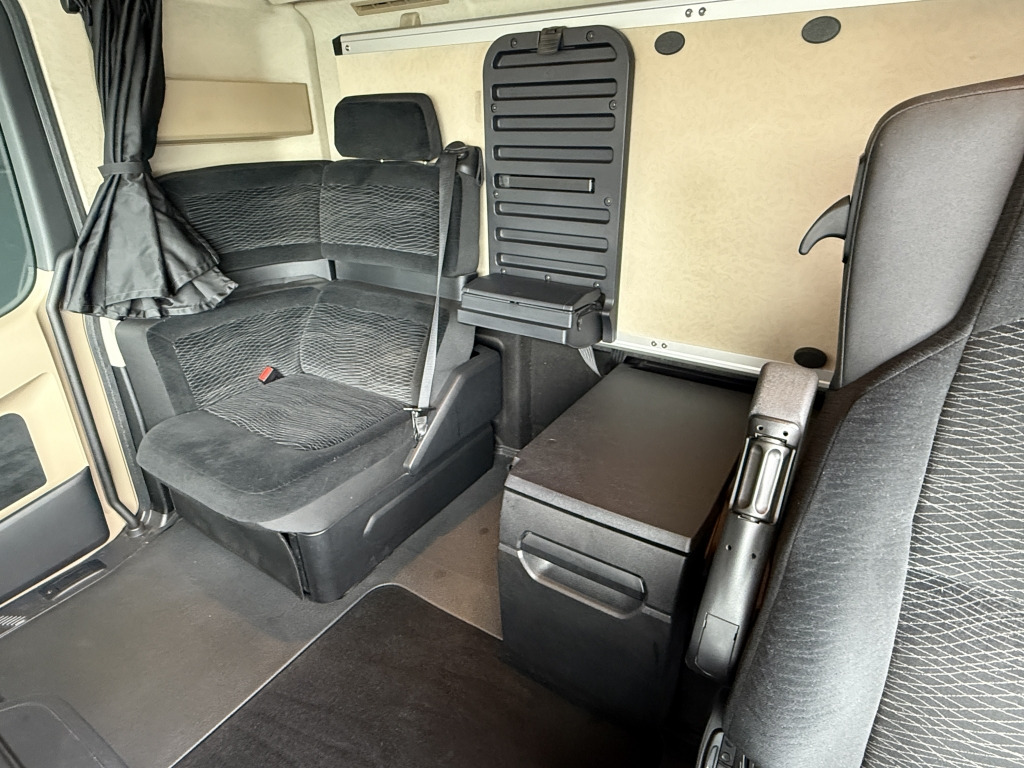 Mercedes-Benz Actros 1845 SoloStar Standklimaanlage 2xTank ACC - Tracteur routier: photos 3 Mercedes-Benz Actros 1845 SoloStar Standklimaanlage 2xTank ACC - Tracteur routier: photos 3
