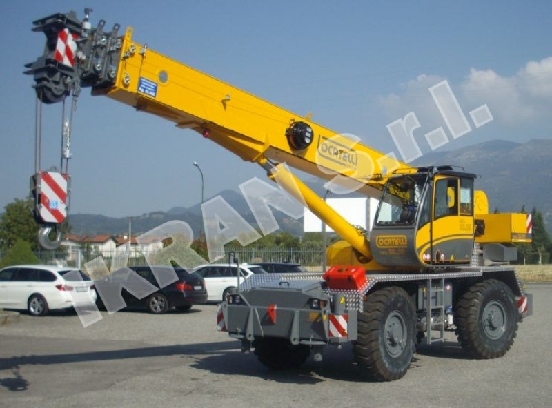 Locatelli GRIL 33.30 - Grue automotrice lente: photos 1 Locatelli GRIL 33.30 - Grue automotrice lente: photos 1