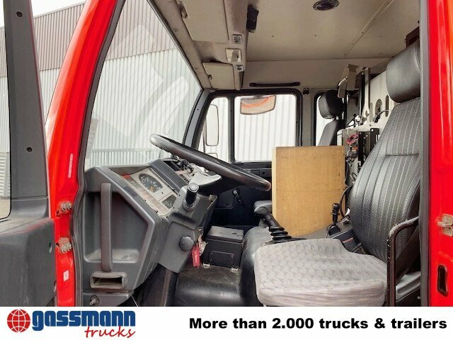 MAN 10.224 LC 4x2 BB Doka, TLF16/12, 6-Zylinder - Camion de pompier: photos 3 MAN 10.224 LC 4x2 BB Doka, TLF16/12, 6-Zylinder - Camion de pompier: photos 3