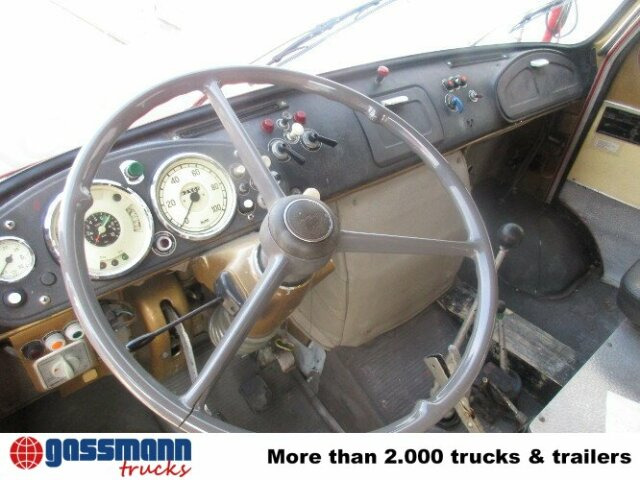 MAN 450 HALF TRO-TLF 16 - Camion de pompier: photos 4 MAN 450 HALF TRO-TLF 16 - Camion de pompier: photos 4