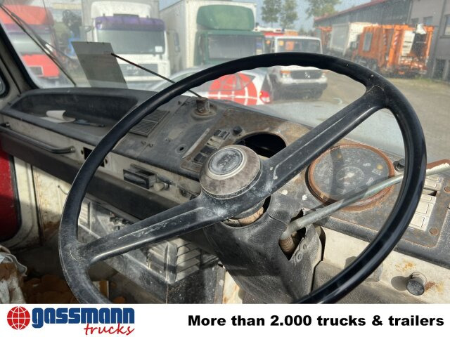 Saurer V5 4x2 - Camion plateau: photos 2 Saurer V5 4x2 - Camion plateau: photos 2