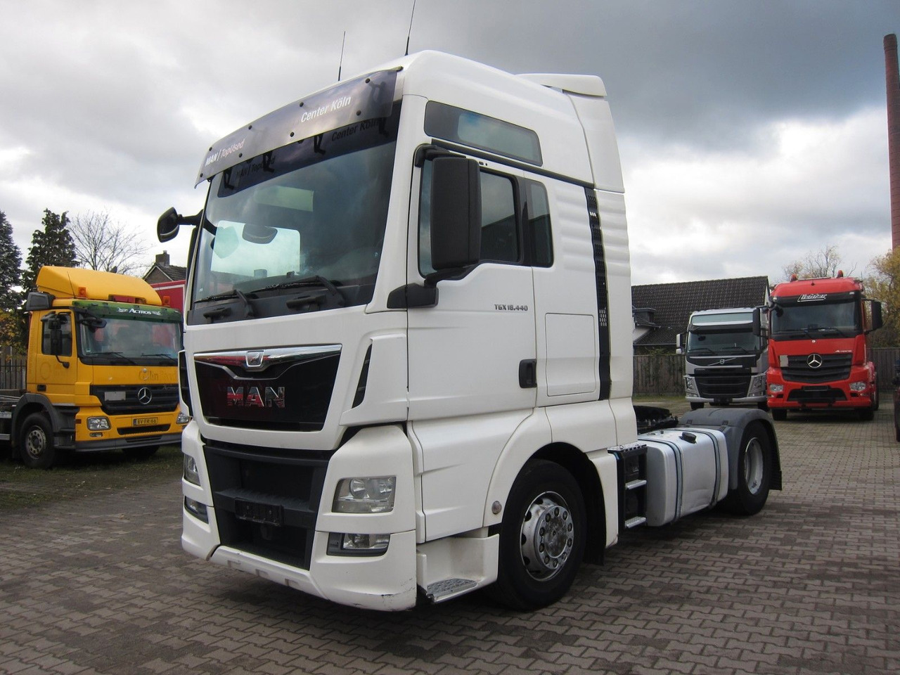 MAN TGX 18 440 XXL Retarder 730tkm 2xTank - Tracteur routier: photos 3 MAN TGX 18 440 XXL Retarder 730tkm 2xTank - Tracteur routier: photos 3