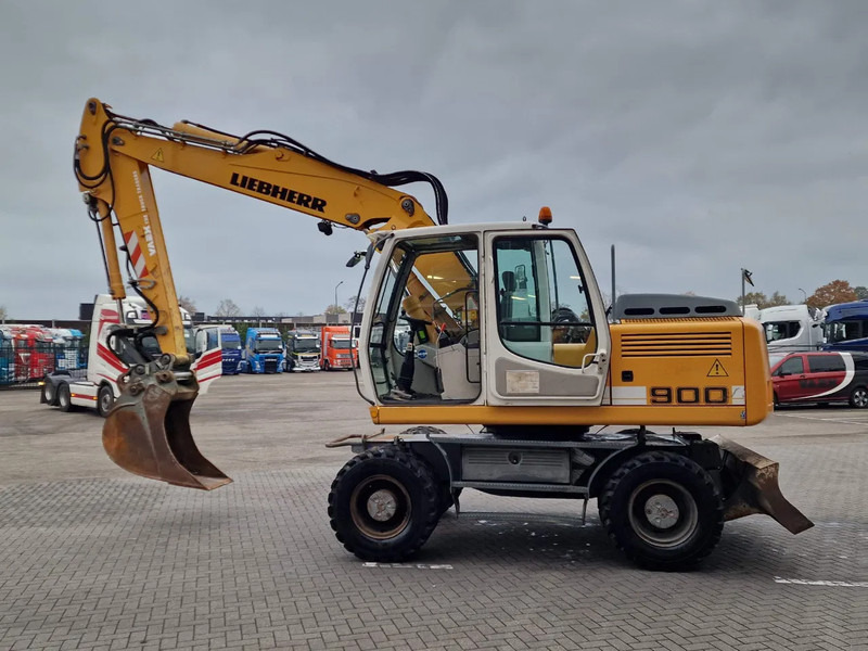 Liebherr A900C - 95 KW - Central Greasing - - Pelle sur pneus: photos 4 Liebherr A900C - 95 KW - Central Greasing - - Pelle sur pneus: photos 4