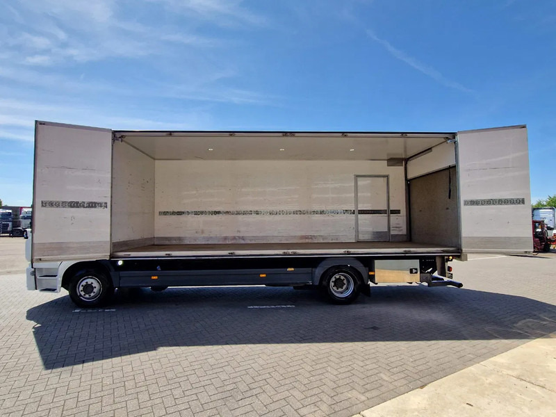 Mercedes-Benz Atego 1524 Box with sidedoors - Zepro loadlift - Full air - Euro 6 - Automatic - Camera system - Camion fourgon: photos 5 Mercedes-Benz Atego 1524 Box with sidedoors - Zepro loadlift - Full air - Euro 6 - Automatic - Camera system - Camion fourgon: photos 5