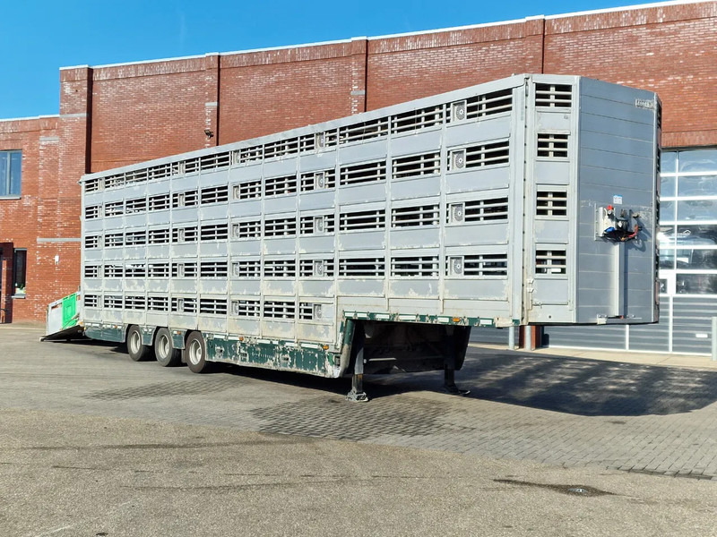Pezzaioli 5 deck livestock trailer - Water & Ventilation - Loadlift - Folding floors - BPW Axle - 155M3 - Semi-remorque bétaillère: photos 1 Pezzaioli 5 deck livestock trailer - Water & Ventilation - Loadlift - Folding floors - BPW Axle - 155M3 - Semi-remorque bétaillère: photos 1