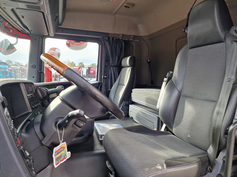 Camion grue Scania G450 6x2*4 - HMF 2620 K5 Crane with remote - Retarder - Steering axle: photos 11 Camion grue Scania G450 6x2*4 - HMF 2620 K5 Crane with remote - Retarder - Steering axle: photos 11