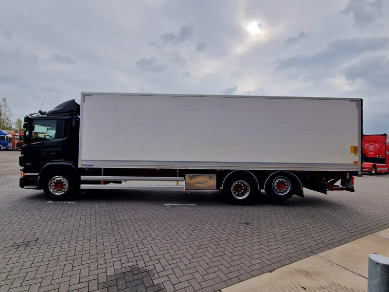 Scania P280 6x2*4 - Box - Loadlift - Low KM - Steering axle - Euro 6 - Full air - Camion fourgon: photos 4 Scania P280 6x2*4 - Box - Loadlift - Low KM - Steering axle - Euro 6 - Full air - Camion fourgon: photos 4
