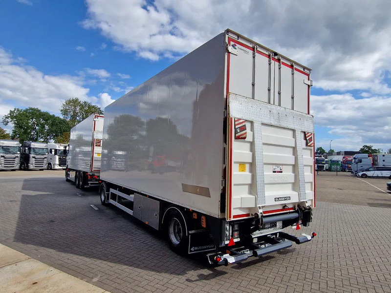 Scania R500 NGS 6x2*4 BussBygg Thermoking T-1000R frigo + 2020 HFR BussBygg trailer Thermoking T-1000R - Loadlift - Camion isothermique: photos 5 Scania R500 NGS 6x2*4 BussBygg Thermoking T-1000R frigo + 2020 HFR BussBygg trailer Thermoking T-1000R - Loadlift - Camion isothermique: photos 5