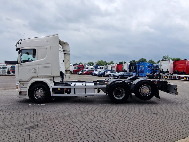 Scania R580 V8 Highline 6x2*4 - Chassis - Retarder - Steering axle - 410 WB - Custom interior - Full air - Châssis cabine: photos 4 Scania R580 V8 Highline 6x2*4 - Chassis - Retarder - Steering axle - 410 WB - Custom interior - Full air - Châssis cabine: photos 4