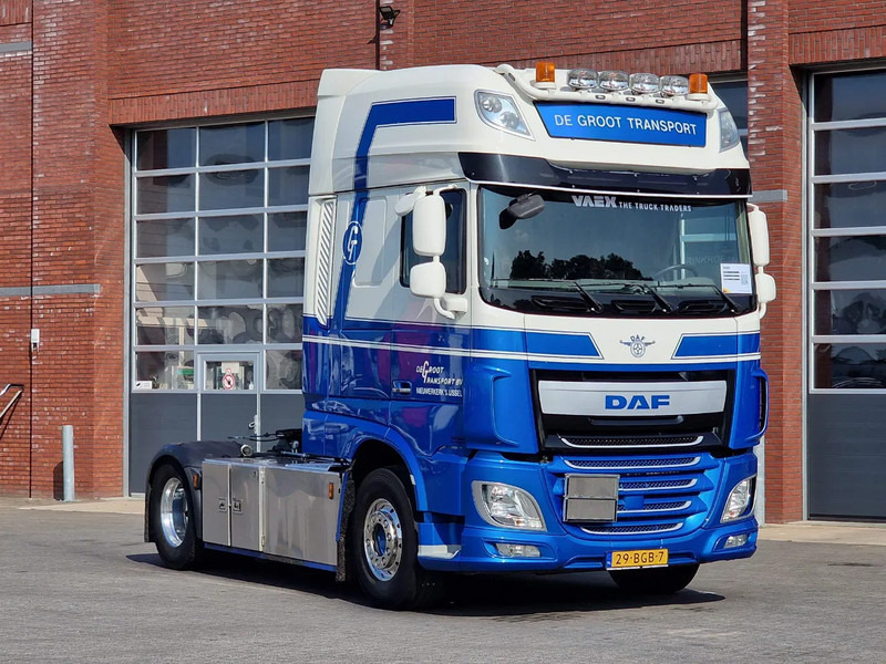 DAF XF 460 SuperSpaceCab 4x2 - ADR/VLG - Leather - Alloy wheels - Tracteur routier: photos 1 DAF XF 460 SuperSpaceCab 4x2 - ADR/VLG - Leather - Alloy wheels - Tracteur routier: photos 1