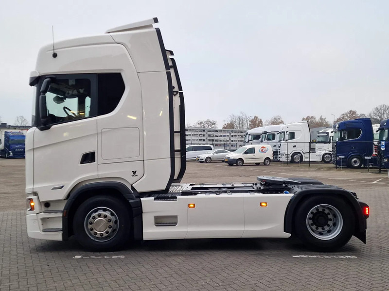 Scania 500S NGS Highline 4x2 - NEW - Retarder - Full air - New dashboard - Led - Full spoiler - 2x tank - Tracteur routier: photos 4 Scania 500S NGS Highline 4x2 - NEW - Retarder - Full air - New dashboard - Led - Full spoiler - 2x tank - Tracteur routier: photos 4