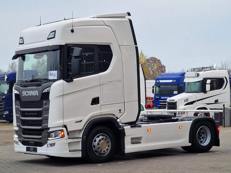 Scania 500S NGS Highline 4x2 - NEW - Retarder - Full air - New dashboard - Led - Full spoiler - 2x tank - Tracteur routier: photos 3 Scania 500S NGS Highline 4x2 - NEW - Retarder - Full air - New dashboard - Led - Full spoiler - 2x tank - Tracteur routier: photos 3