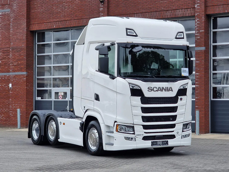 Scania 660S V8 NGS Highline 6x2/4 - New - Full spec - Retarder - Night clima - Leather - Led - Alcoa - Tracteur routier: photos 1 Scania 660S V8 NGS Highline 6x2/4 - New - Full spec - Retarder - Night clima - Leather - Led - Alcoa - Tracteur routier: photos 1