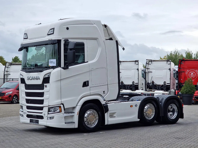 Scania 660S V8 NGS Highline 6x2/4 - New - Full spec - Retarder - Night clima - Leather - Led - Alcoa - Tracteur routier: photos 3 Scania 660S V8 NGS Highline 6x2/4 - New - Full spec - Retarder - Night clima - Leather - Led - Alcoa - Tracteur routier: photos 3