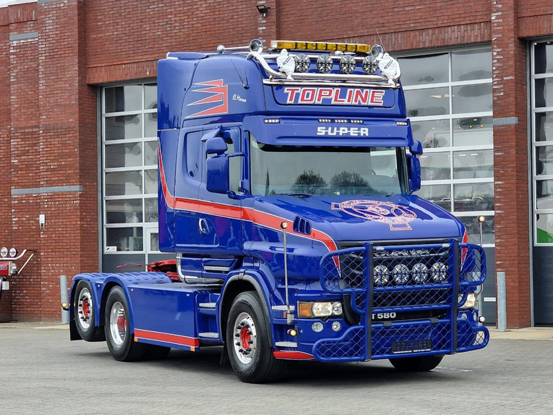 Scania T580 V8 Topline 6x2 - Original Scania Hauber / Torpedo - Manual gearbox - Show truck - Retarder - Tracteur routier: photos 1 Scania T580 V8 Topline 6x2 - Original Scania Hauber / Torpedo - Manual gearbox - Show truck - Retarder - Tracteur routier: photos 1