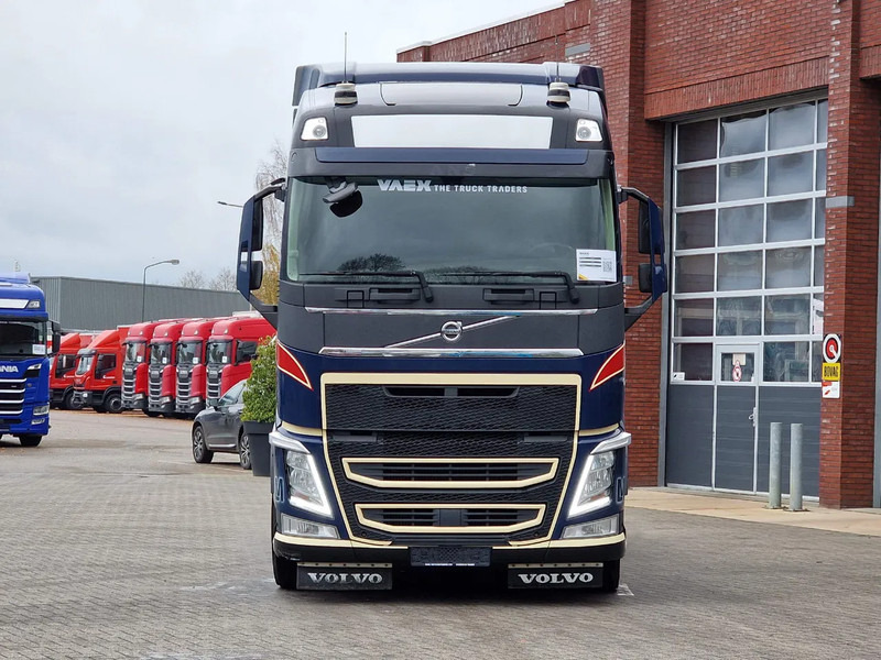 Volvo FH 13.500 Globetrotter 6x2 - PTO/Hydraulic - Full air - Low KM - 3.20 WB - Tracteur routier: photos 2 Volvo FH 13.500 Globetrotter 6x2 - PTO/Hydraulic - Full air - Low KM - 3.20 WB - Tracteur routier: photos 2