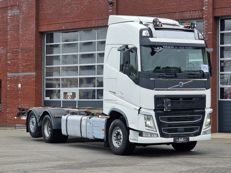 Volvo FH 13.540 Globetrotter 6x2 - BDF - Retarder - 4.90 WB - Full air - Leather - Camion porte-conteneur/ Caisse mobile: photos 1 Volvo FH 13.540 Globetrotter 6x2 - BDF - Retarder - 4.90 WB - Full air - Leather - Camion porte-conteneur/ Caisse mobile: photos 1