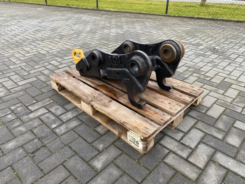ABL QUICK COUPLER | SNELWISSEL | SCHNELLWECHSLER | CATERPILLAR - Attache rapide: photos 1 ABL QUICK COUPLER | SNELWISSEL | SCHNELLWECHSLER | CATERPILLAR - Attache rapide: photos 1