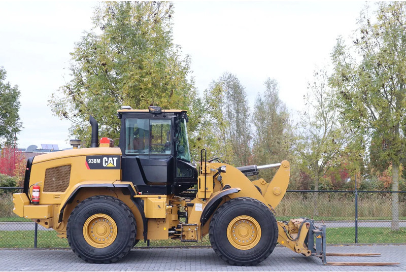 Caterpillar 938 M | 2X BUCKET | JIB | FORKS | BSS | GOOD CONDITION - Chargeuse sur pneus: photos 4 Caterpillar 938 M | 2X BUCKET | JIB | FORKS | BSS | GOOD CONDITION - Chargeuse sur pneus: photos 4