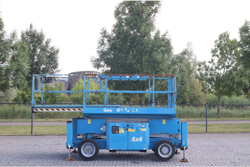Genie GS-3369 RT | 12 METER | 454 kg - Nacelle ciseaux: photos 4 Genie GS-3369 RT | 12 METER | 454 kg - Nacelle ciseaux: photos 4