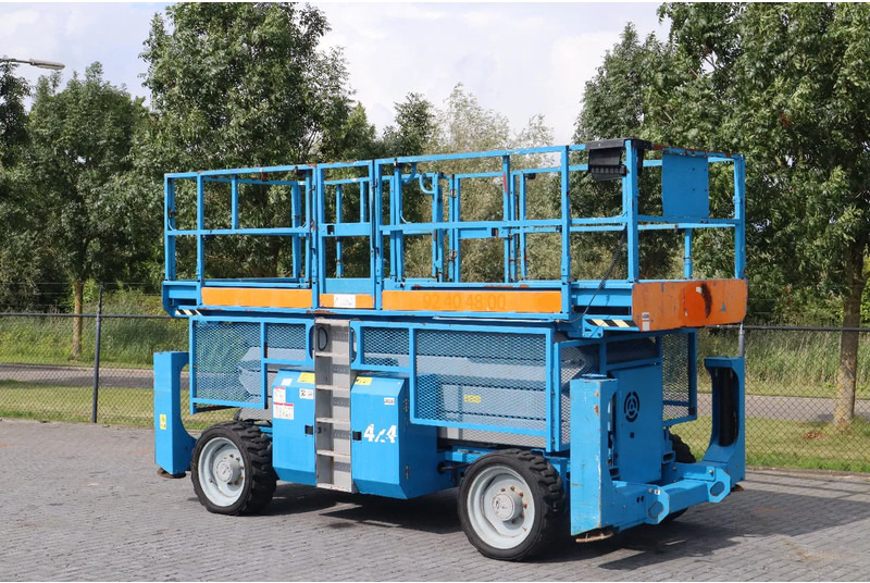 Genie GS-4390 RT | 15 METER | 680 KG - Nacelle ciseaux: photos 2 Genie GS-4390 RT | 15 METER | 680 KG - Nacelle ciseaux: photos 2