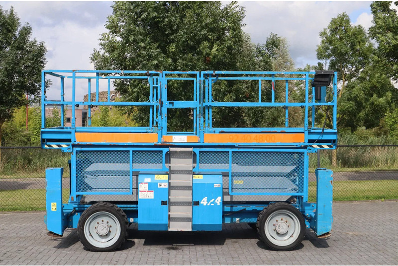 Genie GS-4390 RT | 15 METER | 680 KG - Nacelle ciseaux: photos 1 Genie GS-4390 RT | 15 METER | 680 KG - Nacelle ciseaux: photos 1