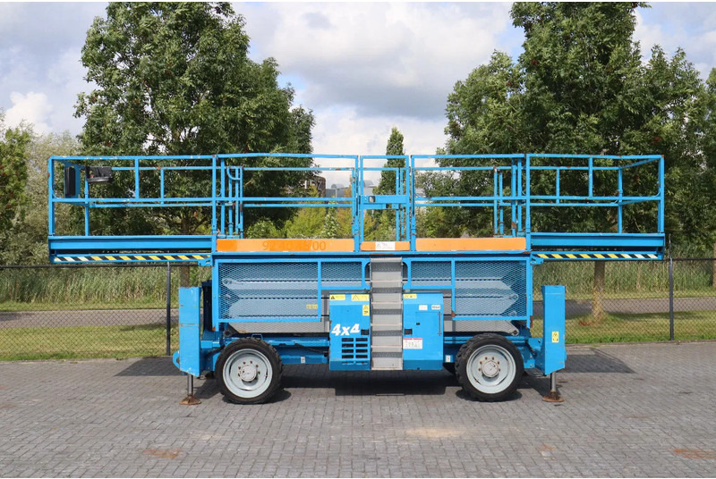 Genie GS-4390 RT | 15 METER | 680 KG - Nacelle ciseaux: photos 4 Genie GS-4390 RT | 15 METER | 680 KG - Nacelle ciseaux: photos 4