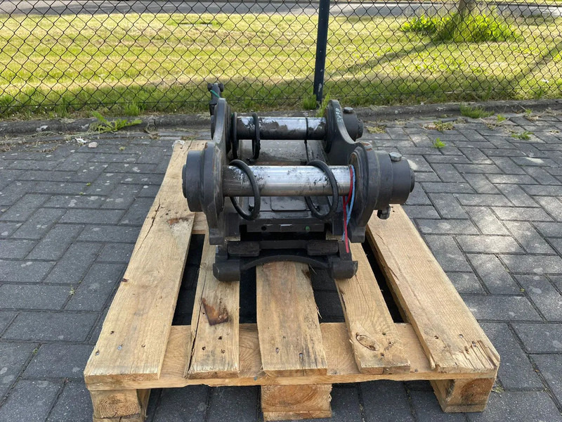 Gjerstad G60 | QUICK COUPLER | S60 | NEW / UNUSED - Attache rapide pour Engins de chantier: photos 2 Gjerstad G60 | QUICK COUPLER | S60 | NEW / UNUSED - Attache rapide pour Engins de chantier: photos 2