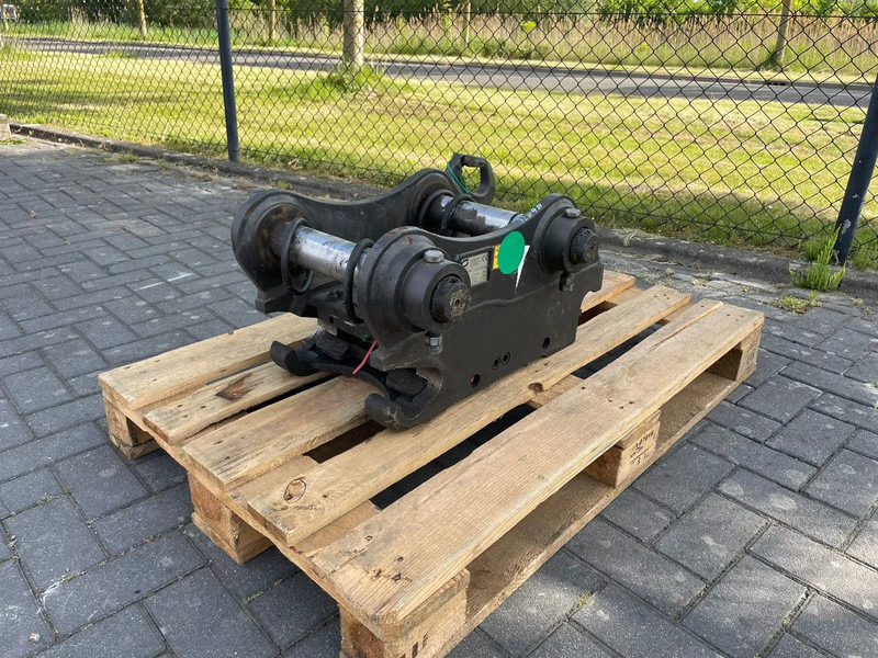 Gjerstad G60 | QUICK COUPLER | S60 | NEW / UNUSED - Attache rapide pour Engins de chantier: photos 1 Gjerstad G60 | QUICK COUPLER | S60 | NEW / UNUSED - Attache rapide pour Engins de chantier: photos 1