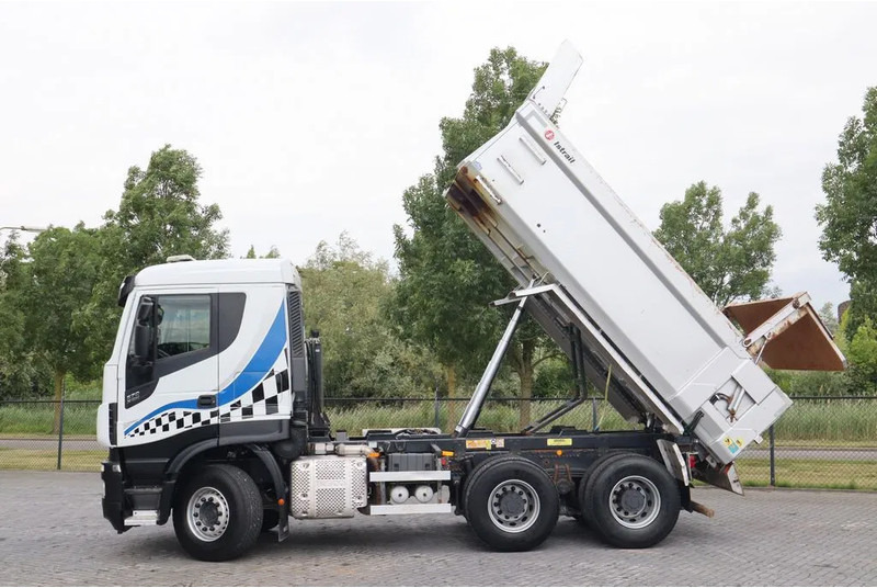 Iveco Stralis X-WAY 570 6X4 FULL STEEL BIG AXLES RETARDER EURO 6 - Camion benne: photos 2 Iveco Stralis X-WAY 570 6X4 FULL STEEL BIG AXLES RETARDER EURO 6 - Camion benne: photos 2