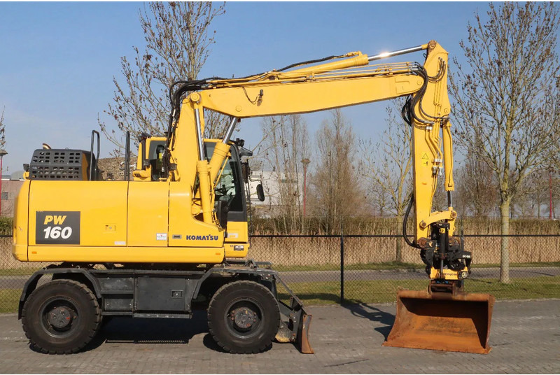 Komatsu PW160-11 | ENGCON TILTROTATOR | BUCKET | TRAILER HYDR. - Pelle sur pneus: photos 4 Komatsu PW160-11 | ENGCON TILTROTATOR | BUCKET | TRAILER HYDR. - Pelle sur pneus: photos 4