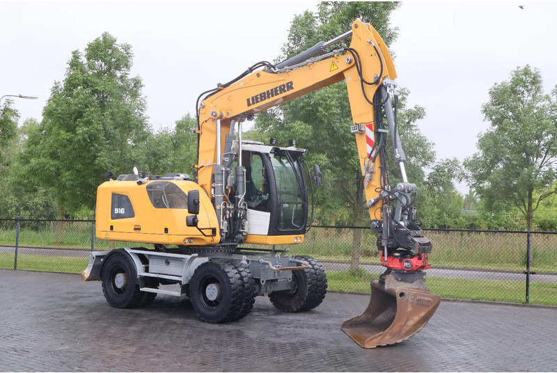 Liebherr A916 LITRONIC | ROTOTILT | BUCKET | DOZERBLADE - Pelle sur pneus: photos 5 Liebherr A916 LITRONIC | ROTOTILT | BUCKET | DOZERBLADE - Pelle sur pneus: photos 5
