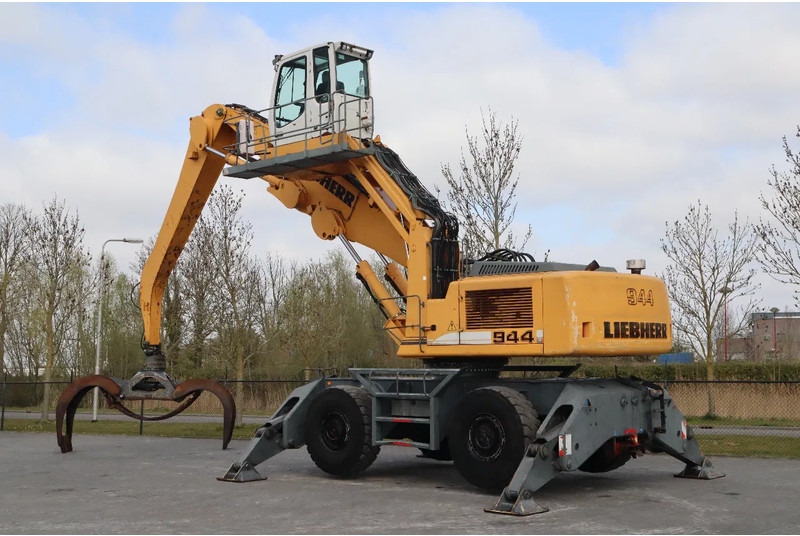 Liebherr A944 C HD | LOG GRAPPLE | HOLZGREIFER | TIMBER - Pelle de manutention: photos 3 Liebherr A944 C HD | LOG GRAPPLE | HOLZGREIFER | TIMBER - Pelle de manutention: photos 3
