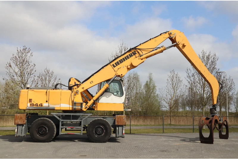 Liebherr A944 C HD | LOG GRAPPLE | HOLZGREIFER | TIMBER - Pelle de manutention: photos 4 Liebherr A944 C HD | LOG GRAPPLE | HOLZGREIFER | TIMBER - Pelle de manutention: photos 4