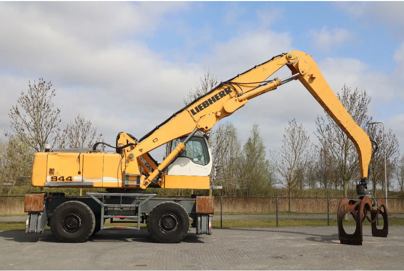 Liebherr A944 C HD | LOG GRAPPLE | HOLZGREIFER | TIMBER - Pelle sur pneus: photos 4 Liebherr A944 C HD | LOG GRAPPLE | HOLZGREIFER | TIMBER - Pelle sur pneus: photos 4