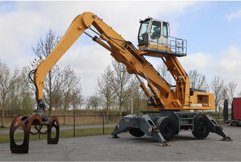 Liebherr A944 C HD | LOG GRAPPLE | HOLZGREIFER | TIMBER - Pelle sur pneus: photos 2 Liebherr A944 C HD | LOG GRAPPLE | HOLZGREIFER | TIMBER - Pelle sur pneus: photos 2