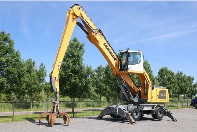 Liebherr LH 40 M LITRONIC | GRAB | QUICK COUPLER | 16 METER - Pelle de manutention: photos 2 Liebherr LH 40 M LITRONIC | GRAB | QUICK COUPLER | 16 METER - Pelle de manutention: photos 2