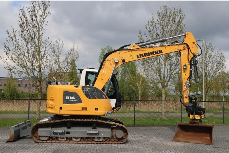 Liebherr R914 COMPACT S | ROTOTILT | 3X BUCKET | DOZERBLADE - Pelle sur chenille: photos 4 Liebherr R914 COMPACT S | ROTOTILT | 3X BUCKET | DOZERBLADE - Pelle sur chenille: photos 4