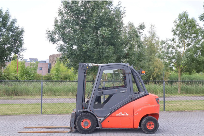Linde H35D | SIDESHIFT + SPREADER | FREELIFT | 4.7 M - Chariot élévateur diesel: photos 1 Linde H35D | SIDESHIFT + SPREADER | FREELIFT | 4.7 M - Chariot élévateur diesel: photos 1