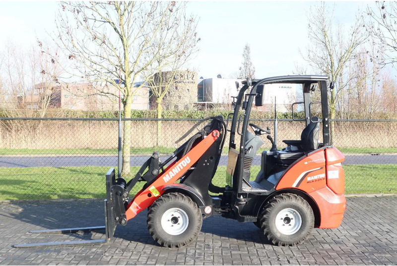 Manitou MLA 2-25 H | FORKS | QUICK COUPLER | NEW UNUSED - Chargeuse sur pneus: photos 1 Manitou MLA 2-25 H | FORKS | QUICK COUPLER | NEW UNUSED - Chargeuse sur pneus: photos 1