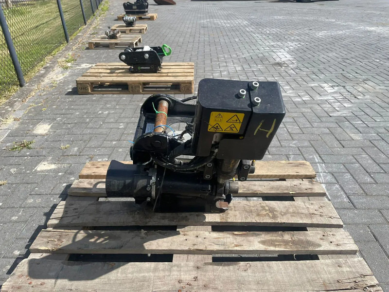 STEELWRIST STEELWRIST X06 S40 | TILT ROTATOR | VLS | FPL | RF | NEW / UNUSED - Tiltrotator pour Engins de chantier: photos 4 STEELWRIST STEELWRIST X06 S40 | TILT ROTATOR | VLS | FPL | RF | NEW / UNUSED - Tiltrotator pour Engins de chantier: photos 4