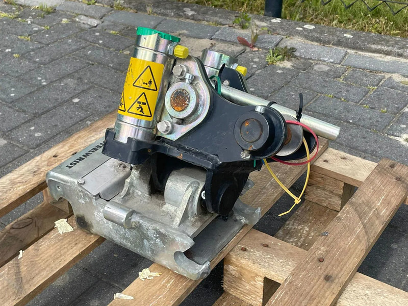 STEELWRIST TMX S30 -180HA | TILT QUICKCOUPLER | TILTING COUPLER | NEW - Tiltrotator pour Engins de chantier: photos 1 STEELWRIST TMX S30 -180HA | TILT QUICKCOUPLER | TILTING COUPLER | NEW - Tiltrotator pour Engins de chantier: photos 1