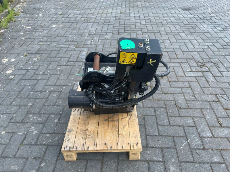 STEELWRIST X06 S40 | TILT ROTATOR | VLS | FPL | RF | NEW / UNUSED - Tiltrotator pour Engins de chantier: photos 4 STEELWRIST X06 S40 | TILT ROTATOR | VLS | FPL | RF | NEW / UNUSED - Tiltrotator pour Engins de chantier: photos 4