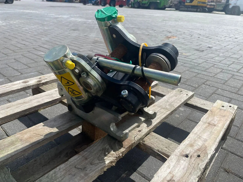 Sanderson STEELWRIST TMX S30 -180HA | TILT QUICKCOUPLER | TILTING COUPLER | NEW - Tiltrotator pour Engins de chantier: photos 5 Sanderson STEELWRIST TMX S30 -180HA | TILT QUICKCOUPLER | TILTING COUPLER | NEW - Tiltrotator pour Engins de chantier: photos 5
