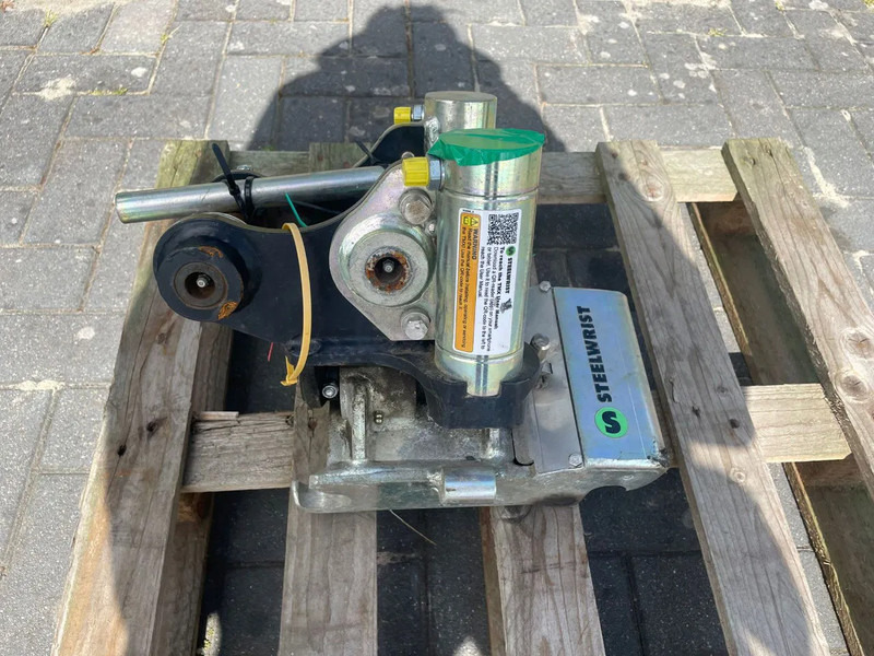 Sanderson STEELWRIST TMX S30 -180HA | TILT QUICKCOUPLER | TILTING COUPLER | NEW - Tiltrotator pour Engins de chantier: photos 2 Sanderson STEELWRIST TMX S30 -180HA | TILT QUICKCOUPLER | TILTING COUPLER | NEW - Tiltrotator pour Engins de chantier: photos 2